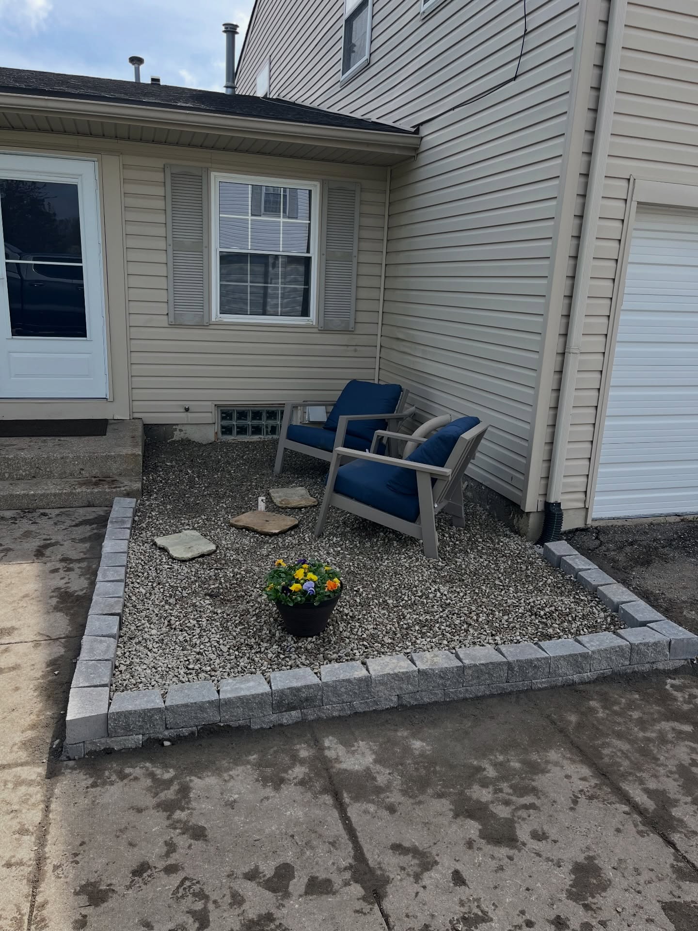 Porch landscape design